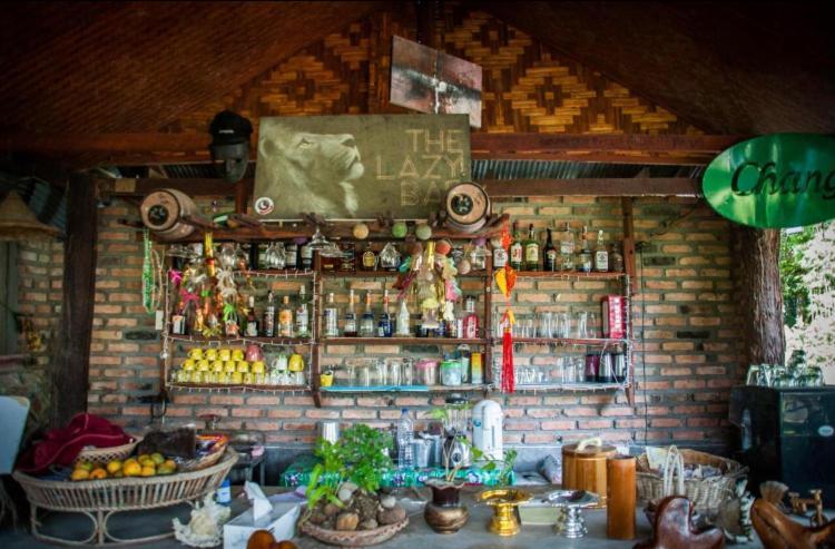 The Lazy Bar And Guesthouse Краби Экстерьер фото